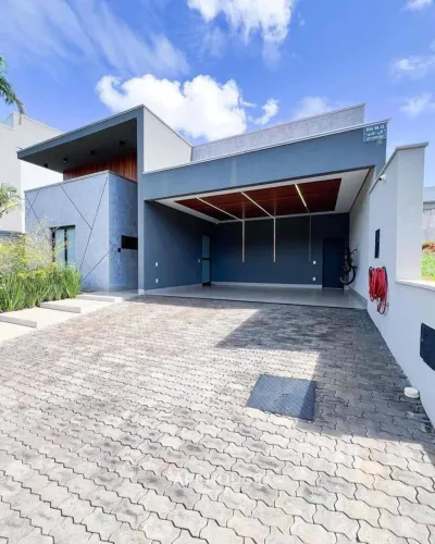 Casa em condomínio à Venda, 04 quartos sendo duas suítes, com energia solar no Condomínio