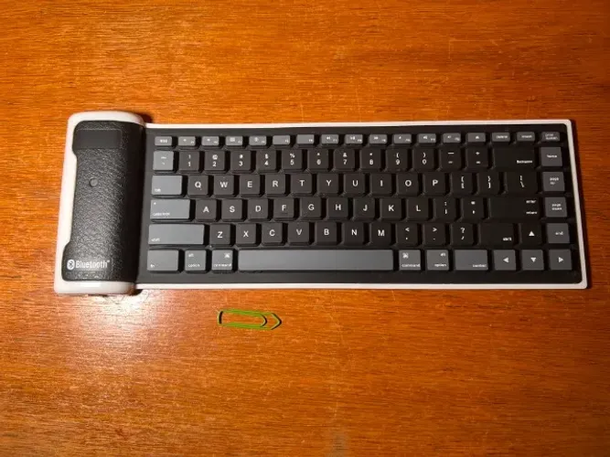 Teclado Portátil Sem Fio Bluetooth (Também funciona com fio) - EM ÓTIMO ESTADO