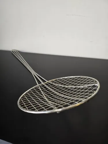 Escumadeira para pastel