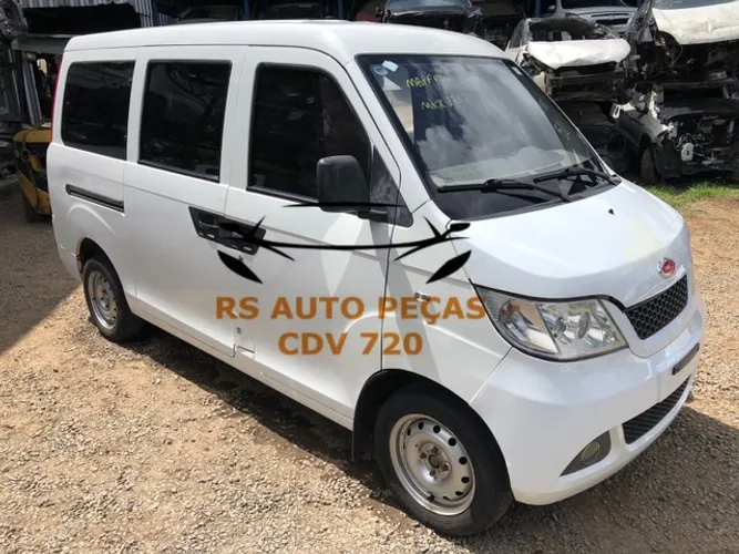 Rely Van 1.0 2013 Gasolina com 25.000km vendido em peças