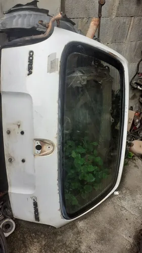 Tampa traseira do corsa
