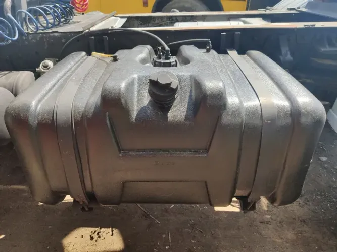 Tanque bepo semi novo 300L completo