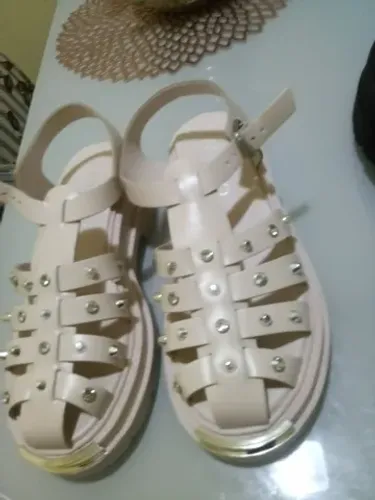 Uma linda sandalia arezzo 37