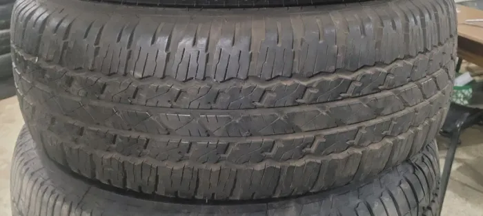 Pneu 265 65 17 Bridgestone AT seminovo em até 10x de R$56,00 no cartão de crédito