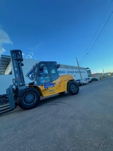 LOCAÇÃO DE EMPILHADEIRA DE 10T / 16T - COM E SEM CABINE