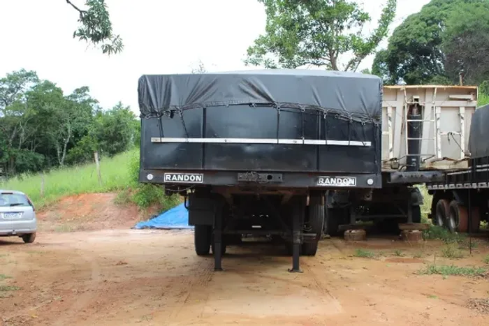 Carreta Bobineira Vanderleia Randon ano 2013