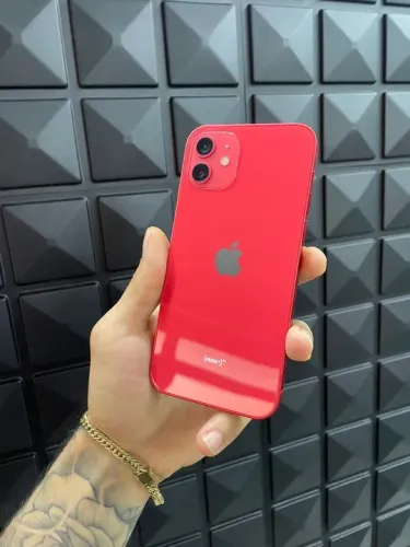 iPhone 12 red