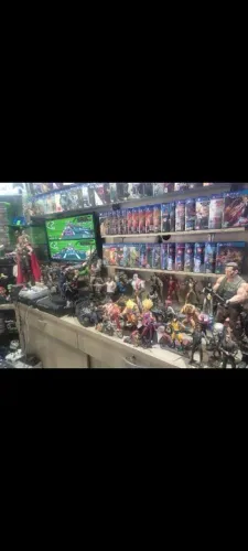 Vendo coleção Action figures d 90$ a 1400$originais ac trocas por video games...
