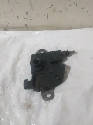 Fechadura capo Ford focus 2002