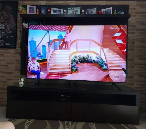 TV Samsung 75 Pol.  Modelo AU7700