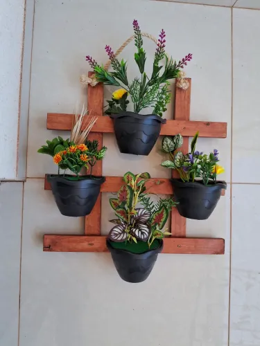 Jardim vertical bonito, prático e chamativo!