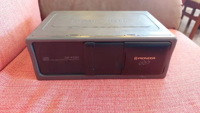DISQUETEIRA PIONEER ANTIGA  CDX-P1220S NÃO TESTADO SÓ VENDA NÃO TROCO POR NADA 