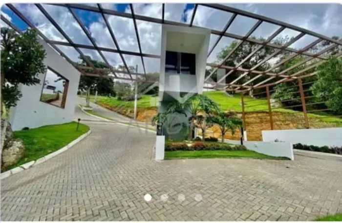 Imóvel para venda possui 600 metros quadrados em Serra Negra - Bezerros - PE