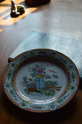 Prato em porcelana chinesa