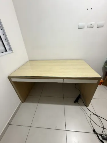 Mesa para escritório LxCxA 0,80x1,50x0,78 com gavetas particionadas