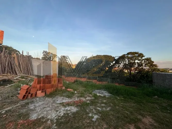 TERRENO A VENDA NO CONDOMINIO BOSQUE DOS CAMBARÁS - DIVISA DE VALINHOS E VINHEDO