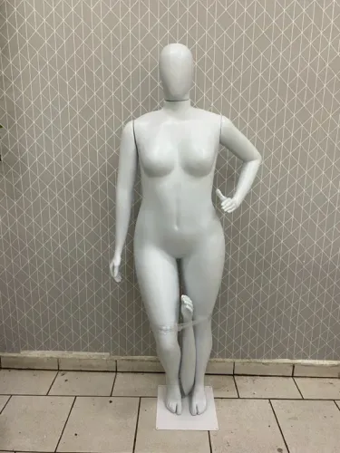 Manequim Plus size