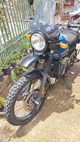 Himalayan muito nova e completa