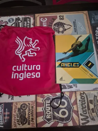 Livros de Inglês ( Angles 1)