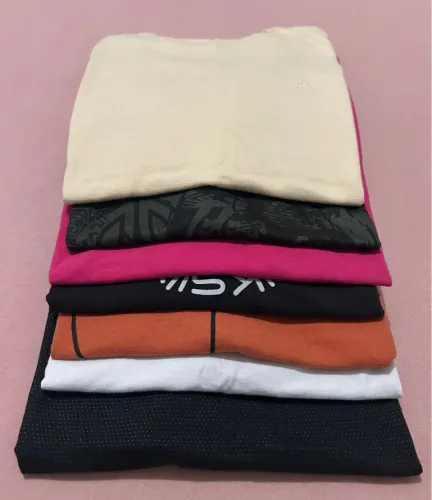 LOTE COM 7 CAMISETAS PARA MENINOS