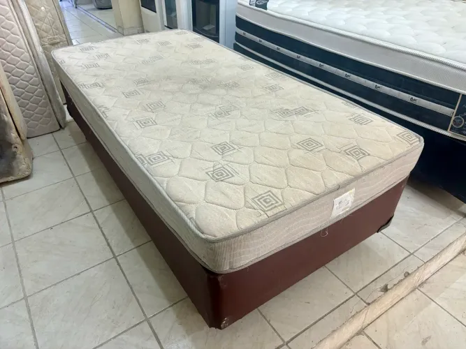 Cama box de solteiro , cama de solteiro