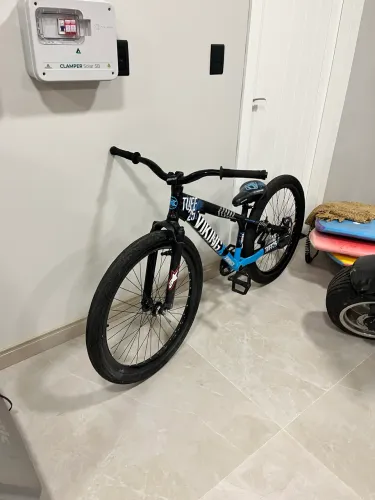 vendo viking tuff 25 (ela vai com mt 200