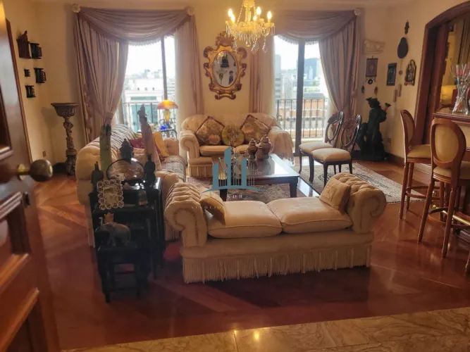 Apartamento em Santa Cecília com 220m²