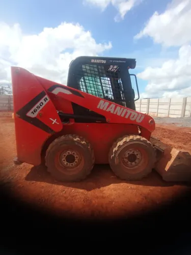 MINI CARREGADEIRA 1650R ANO 2023