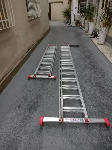 VENDO 2 ESCADAS EXTENSIVA 3 POSIÇÕES 2 X 13 = 26 DEGRAUS ALCANCE 6,90 SUPORTA 150 kg TOP