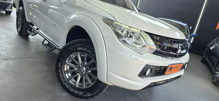 Mitsubishi L200 Triton Sport HPE-S 2.4 CD Dies. AUT 2019