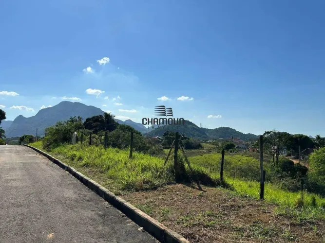 Lote com 450 m2, 15 m de frente por 30 m, cercado com arame.. Em Guarapari ES . Bairro Fat