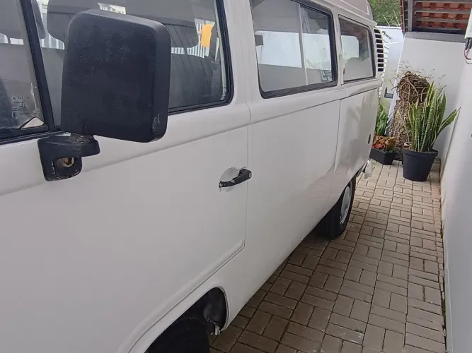 Volkswagen Kombi Lotação 1.4 MI Total Flex 8V 2010