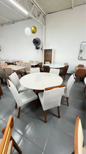 Mesa de Jantar Redonda Moderna com Cadeiras de madeira 