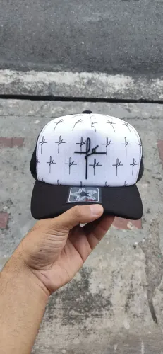 Boné Fé Trucker Snapback - Estilo, Fé e Conforto em um só acessório!