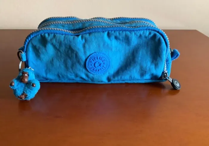 Estojo escolar kipling 
