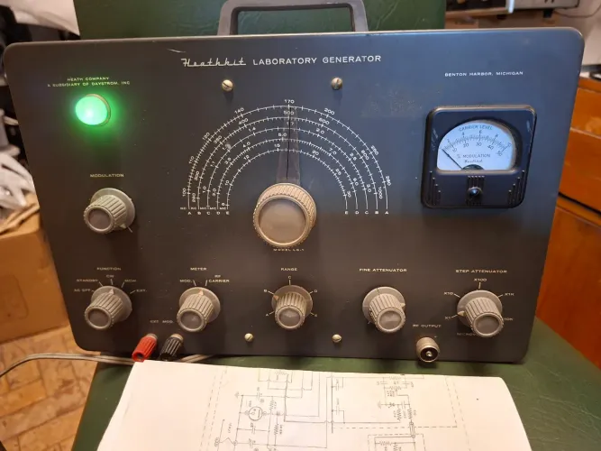 Gerador de RF Heathkit ig72 calibração, reparo rádios receptores. 