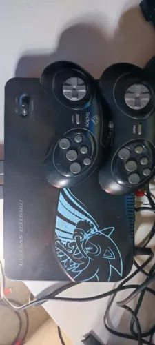 Sega master sistem evolution com 2 controles tudo original, funcionando perfeitamente.