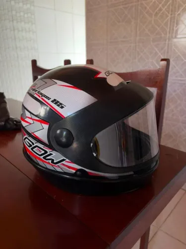 CAPACETE TAMANHO 58 | PRATICAMENTE NOVO ?