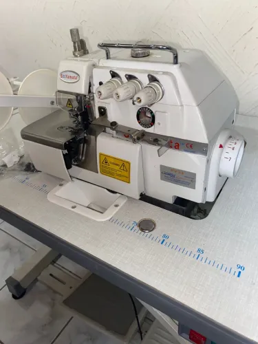 maquina de costura yamata FY33