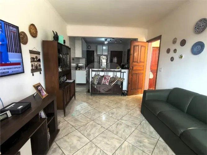 Casa à venda com 3 quartos, 1 suíte, 3 vagas, Próxima à USP e à Vila Gomes