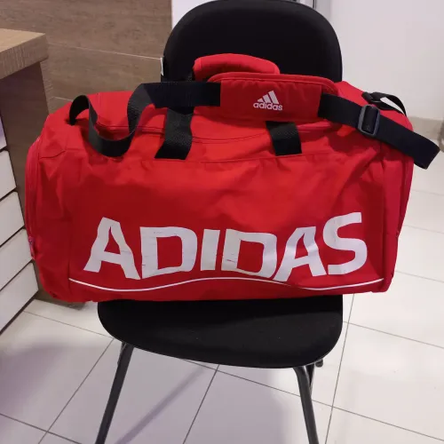 Bolsa de viagem original da Adidas R$ 80,00