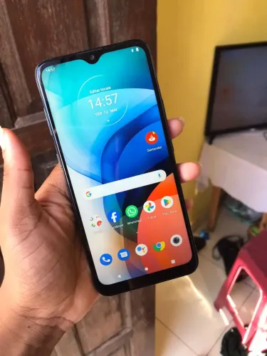 Motorola E7