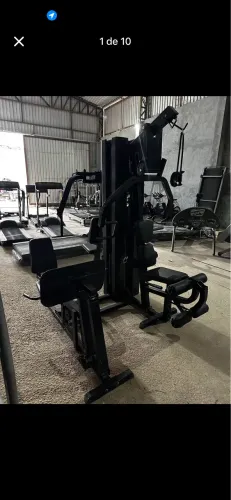 Estação de musculação profissional - Body Solid.