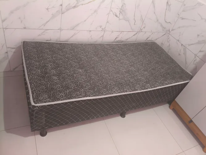 Pra ir Logo!!! Cama de solteiro Box simples $250