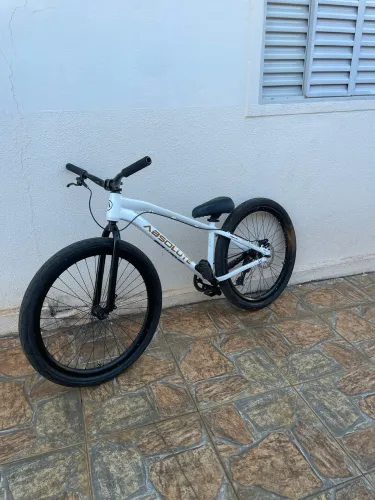 Bicicleta absolute Brutus