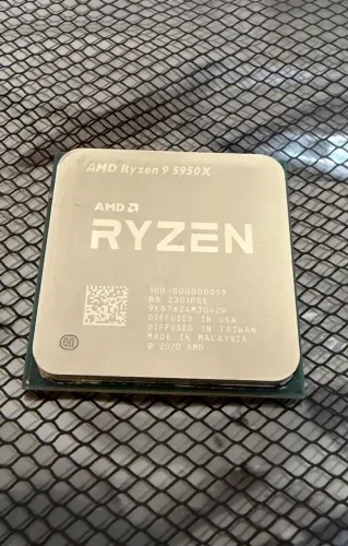Processador AMD Ryzen 9 5950X 16 Núcleos 32 Threads AM4 - Excelente Estado
