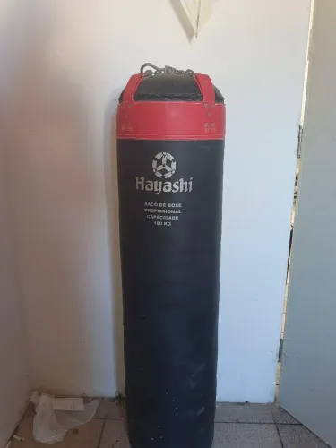 Saco de pancada profissional com capacidade de até 100kg