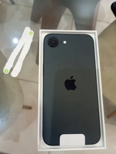 Vende-se iPhone 16e 256 GB zero