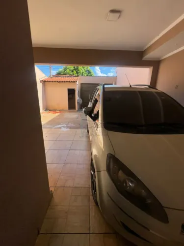 Casa sobrado de 175m² com 04 quartos sendo 02 suítes para locação e venda - Jardim Heitor 