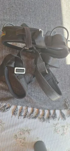 Cadeirinha de escalada conquista